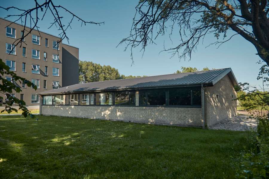 DS Nordic Klickfalz ersetzt Wellfaserzementtafeln, Gammel Kongevej 9, 9400 Nørresundby, Dänemark